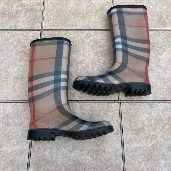 Burberry Nova Check Rubber Boots - Picture 12 of 16
